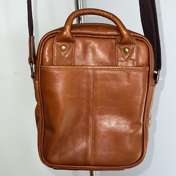 🔹 Claire Chase Crossbody Man Bag - Picture 2 of 12